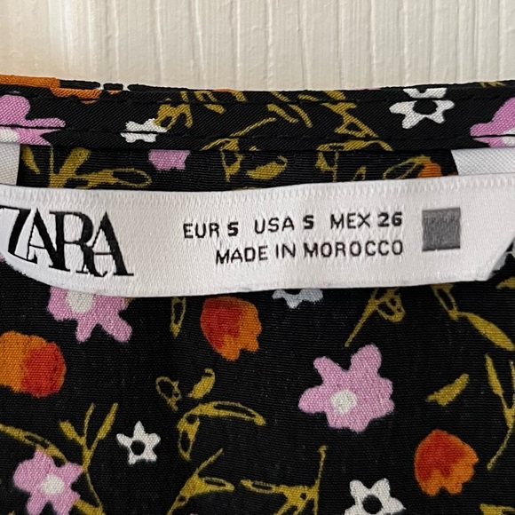 Zara Floral Mini Deep V Dress. Perfect Condition. Size Small. - Picture 4 of 7